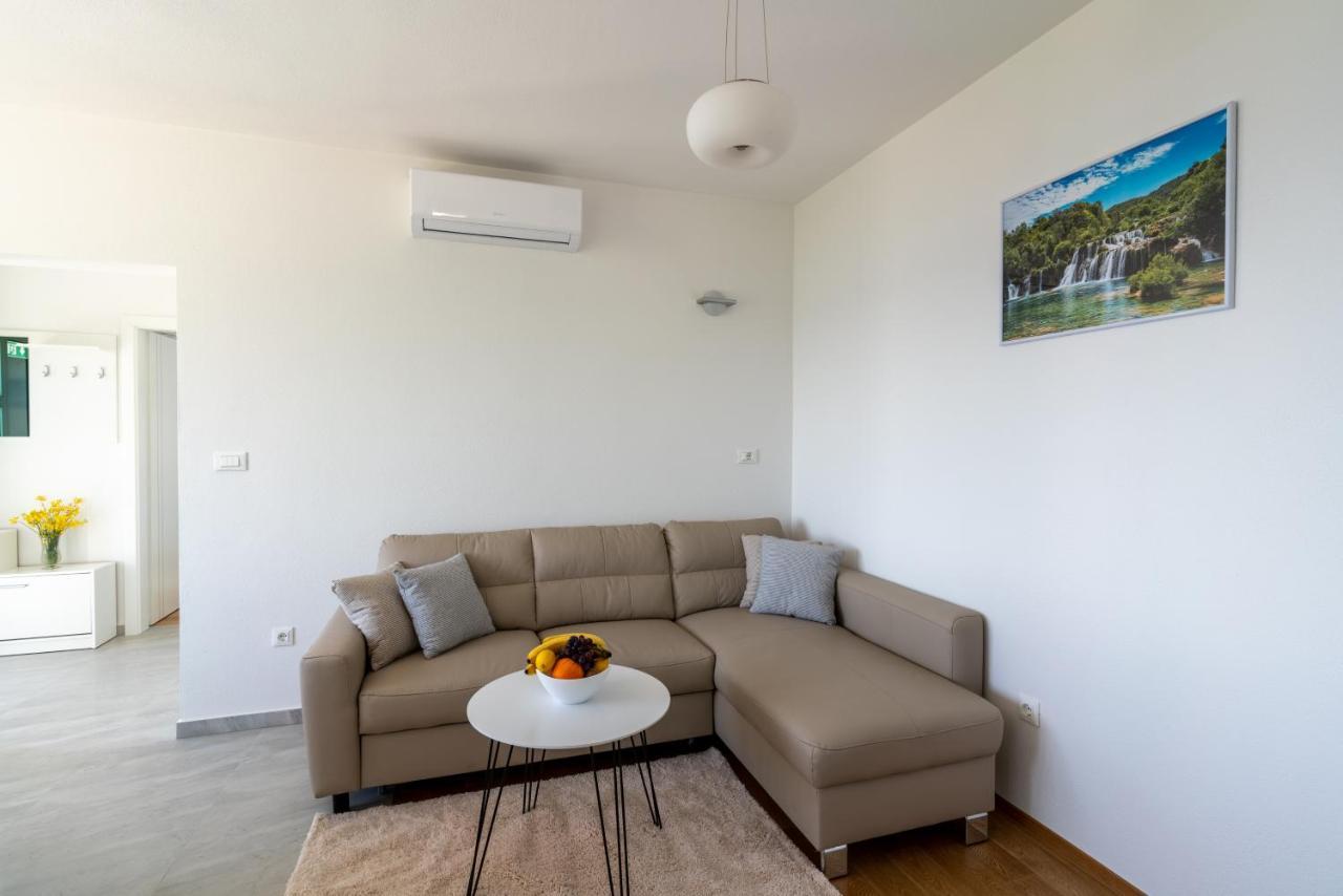 Private Villa Golden Hour With A View Of Split Area Kaštel Sućurac Zewnętrze zdjęcie
