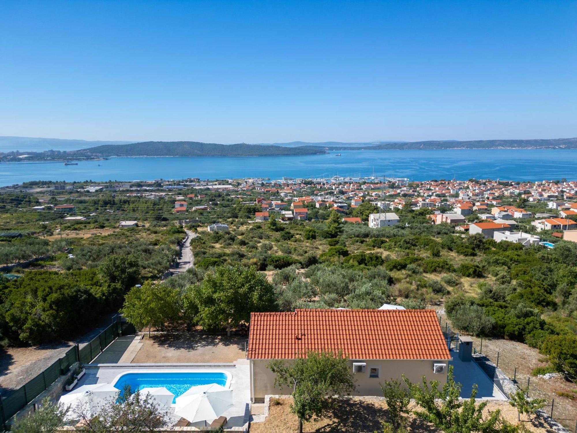 Private Villa Golden Hour With A View Of Split Area Kaštel Sućurac Zewnętrze zdjęcie