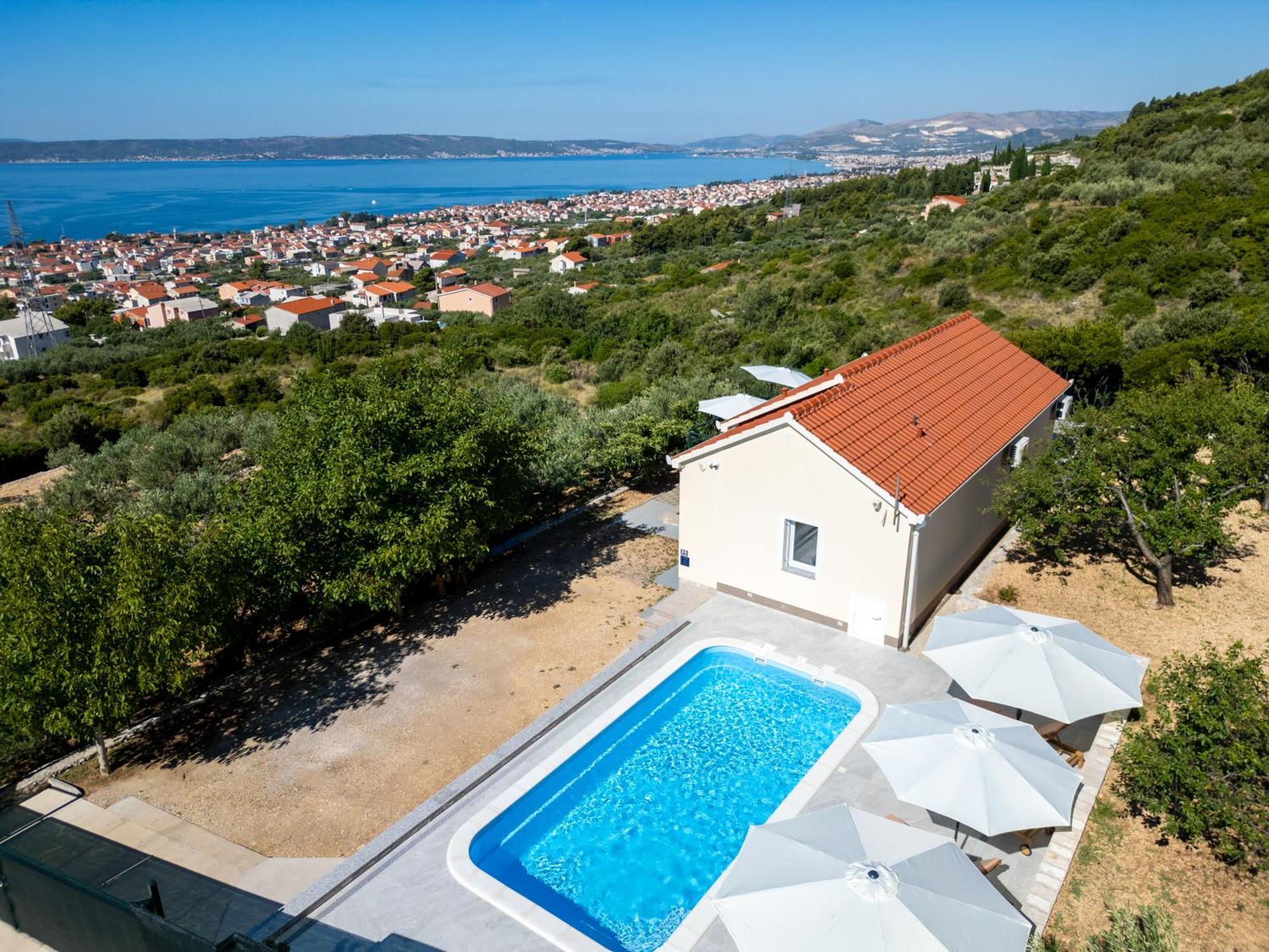 Private Villa Golden Hour With A View Of Split Area Kaštel Sućurac Zewnętrze zdjęcie