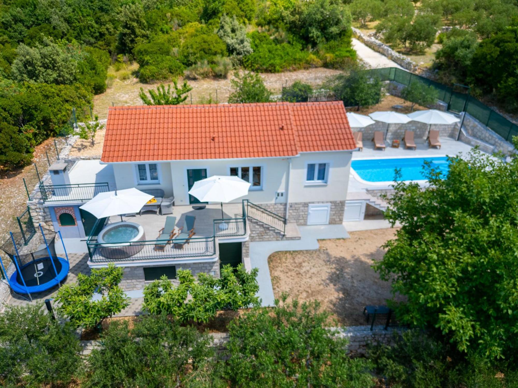 Private Villa Golden Hour With A View Of Split Area Kaštel Sućurac Zewnętrze zdjęcie